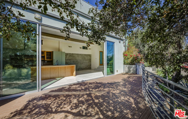 1801 Baxter Street, Los Angeles CA: https://media.crmls.org/mediaz/74a0feeb-119b-4c52-a88a-1096fe9703f9.jpg