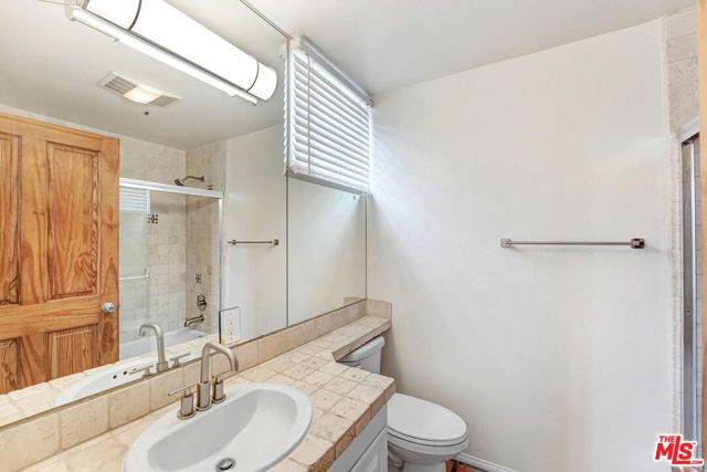 1320 N Harper Avenue, West Hollywood CA: https://media.crmls.org/mediaz/74a1d28f-d7bf-424e-b07f-6babab5840c2.jpg