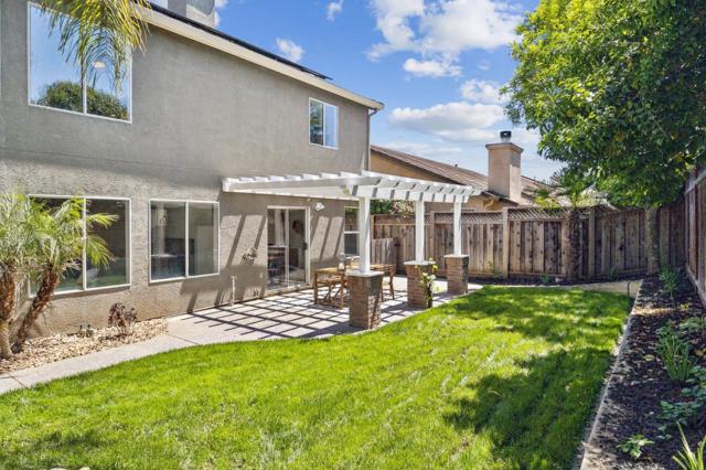 6371 Blackberry Court, Gilroy CA: https://media.crmls.org/mediaz/74a21ee1-c08b-4416-889b-49f364146168.jpg