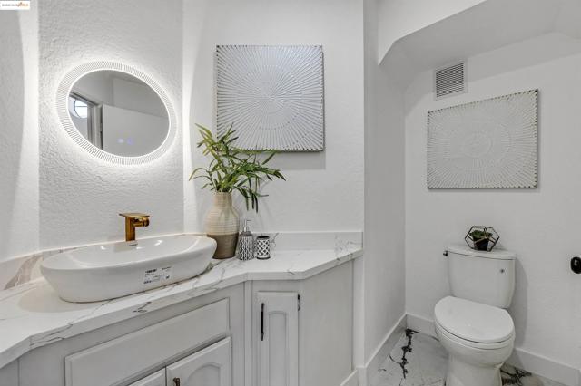 2863 El Capitan Dr, Pleasanton CA: https://media.crmls.org/mediaz/74a23703-054e-436b-bf12-b71241202959.jpg