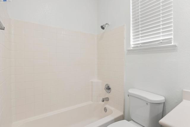 4 Mistyvale Ct, Sacramento CA: https://media.crmls.org/mediaz/74a2d041-5e0c-40c6-9975-6c3019ada083.jpg