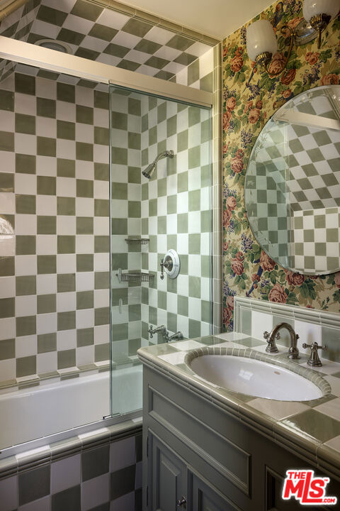https://media.crmls.org/mediaz/74a2e9ac-2912-4fb2-aea4-f3b9762406b1.jpg?preset=X-Large