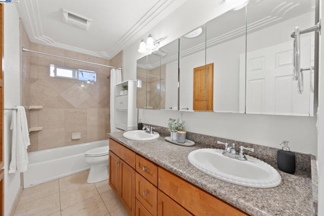 Image 18 of 29 For 4758 Mayfield Dr