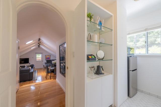 6 Huckleberry Court, Monterey CA: https://media.crmls.org/mediaz/74a313b2-e4b2-44a3-8655-fbcd0f791da5.jpg