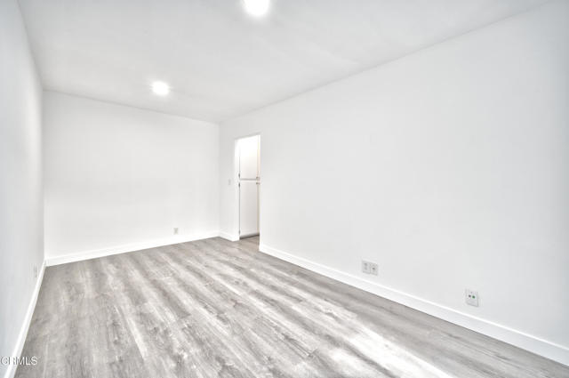 Detail Gallery Image 4 of 15 For 5321 Colodny Dr #11,  Agoura Hills,  CA 91301 - 2 Beds | 1 Baths