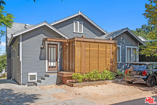 2136 Lemoyne Street, Los Angeles CA: https://media.crmls.org/mediaz/74a34f4a-884d-44f0-8a84-5a9077cc2ae1.jpg