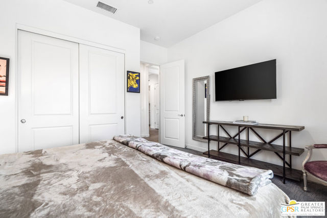 76 Claret, Rancho Mirage CA: https://media.crmls.org/mediaz/74a46195-fe04-409d-acdb-aeaebdeee66a.jpg