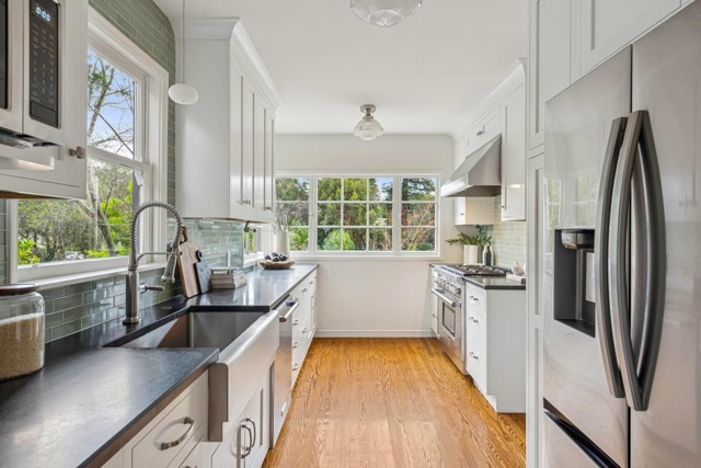 Image 15 of 58 For 3938 Oakmore Rd