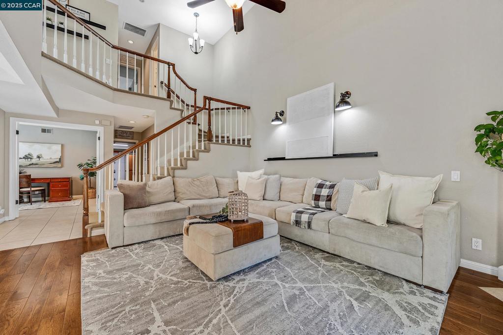 60 Rainbow Cir