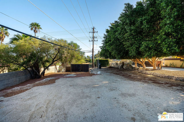 600 W Via Escuela, Palm Springs, CA 92262