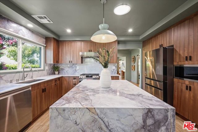 1903 S Primrose Avenue, Alhambra CA: https://media.crmls.org/mediaz/74a53951-c7c4-4340-a436-3fbf01728882.jpg