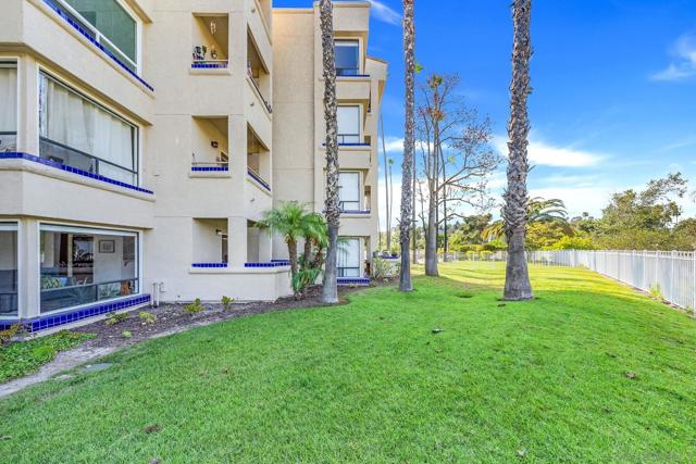 12132 Royal Birkdale Row Unit 104E, San Diego CA: https://media.crmls.org/mediaz/74a53e9e-14dc-4e78-a638-509fb0d16833.jpg