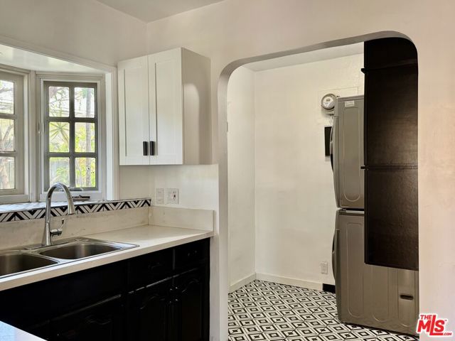 2927 S West View Street, Los Angeles CA: https://media.crmls.org/mediaz/74a5798c-ac13-4cac-bedc-6c4426560d47.jpg