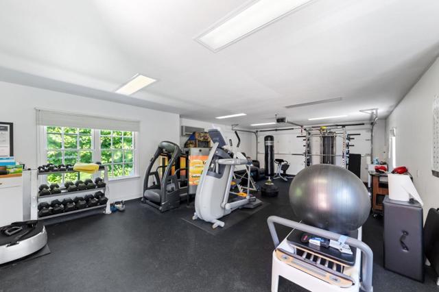 2181 Parkside Avenue, Hillsborough CA: https://media.crmls.org/mediaz/74a5c076-8f68-4f45-b08c-07ecdbcbf318.jpg