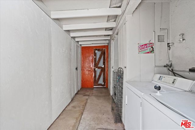 11710 Hartsook Street, Valley Village CA: https://media.crmls.org/mediaz/74a6a1d1-ff6a-4ef7-aabc-b7f4c3eeebf9.jpg