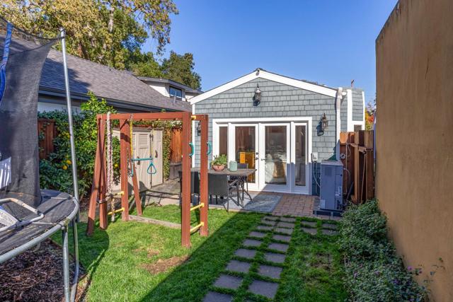 2100 Oberlin Street, Palo Alto CA: https://media.crmls.org/mediaz/74a72c7c-3b2c-41b7-8cbd-113c7ca6cfaf.jpg