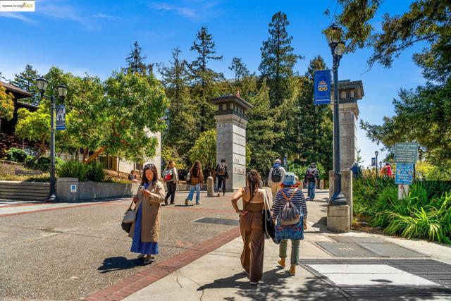 1730 Highland Pl, Berkeley CA: https://media.crmls.org/mediaz/74a826c1-7278-4da5-84b1-3d07b41405be.jpg