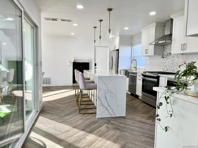 10632 Rancho Carmel Dr, San Diego CA: https://media.crmls.org/mediaz/74a891ad-73a4-4fe0-8991-f9f20e51291e.jpg