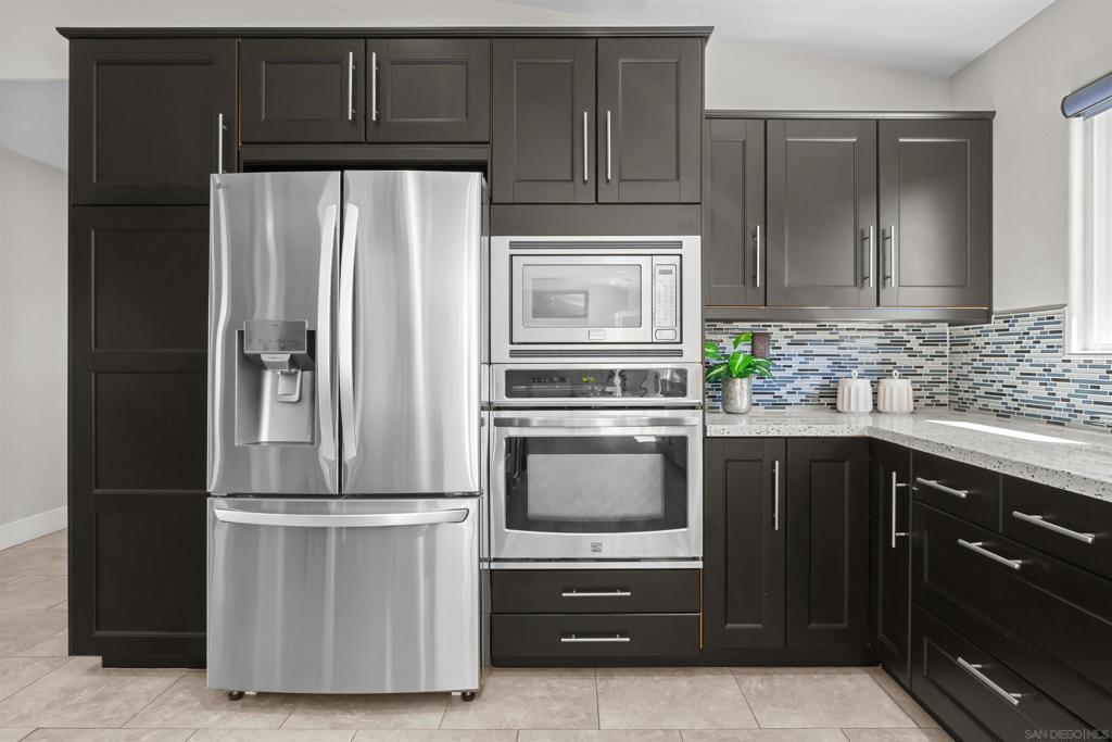 MLS #250043071SD image #46