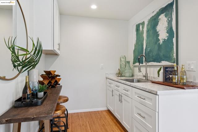 1865 Overhill Rd, Concord CA: https://media.crmls.org/mediaz/74a8f76a-3d66-410f-ae14-4f40d1cc1c91.jpg