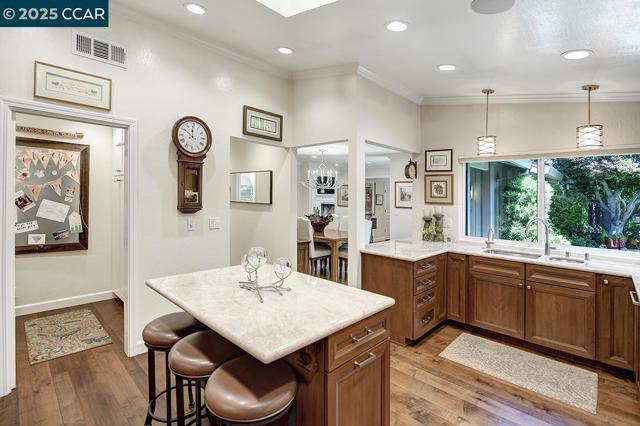 633 Terra California Dr, Walnut Creek CA: https://media.crmls.org/mediaz/74aa90b9-020d-42a4-a754-0aeba6d25926.jpg
