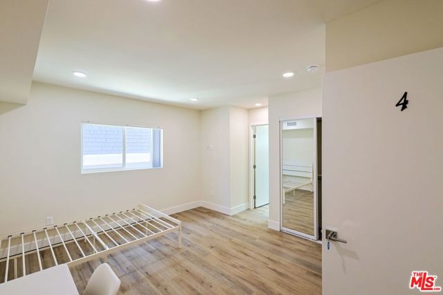 1237 W 25th Street, Los Angeles CA: https://media.crmls.org/mediaz/74aaac0d-0a17-4aa5-bd89-86f9f8c9fe61.jpg