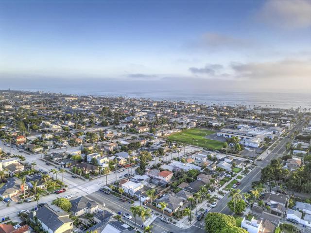 644 Grant Street, Oceanside CA: https://media.crmls.org/mediaz/74ab8540-20e7-4c6f-a771-4b03347ac248.jpg