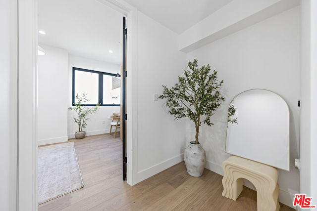812 W Avenue 37, Los Angeles CA: https://media.crmls.org/mediaz/74ab88bc-6ba5-421a-92f3-ad9856950bc5.jpg