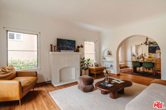4426 Price Street, Los Angeles CA: https://media.crmls.org/mediaz/74abb780-413c-42d7-8074-09039c384f57.jpg