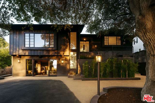 4790 Galendo Street, Woodland Hills CA: https://media.crmls.org/mediaz/74abd489-93a1-4afc-ac12-c03c353efdda.jpg