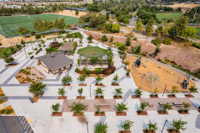 4875 Thorndike Ln, Dublin CA: https://media.crmls.org/mediaz/74abd4de-fb58-43dc-9dfc-94e7a77041cd.jpg