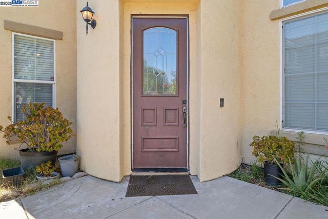 907 MAGGIORE LANE, Manteca CA: https://media.crmls.org/mediaz/74ac12cc-547c-4401-9524-3c9b2da24998.jpg