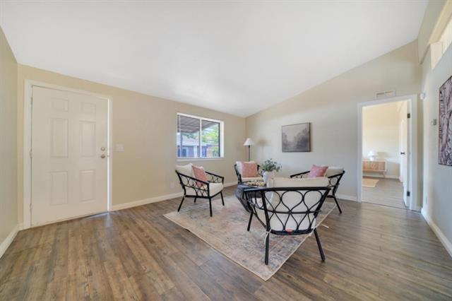 Image 10 of 45 For 5689 Red Oak Drive