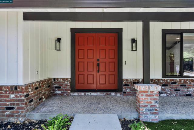 1821 S Main St, Walnut Creek CA: https://media.crmls.org/mediaz/74adcb46-2940-46e9-b332-6fc619d349a8.jpg