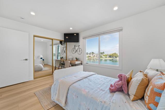 707 Santa Cruz Lane, Foster City CA: https://media.crmls.org/mediaz/74addfb4-3201-44a7-ba67-3bd4c6c0bd46.jpg