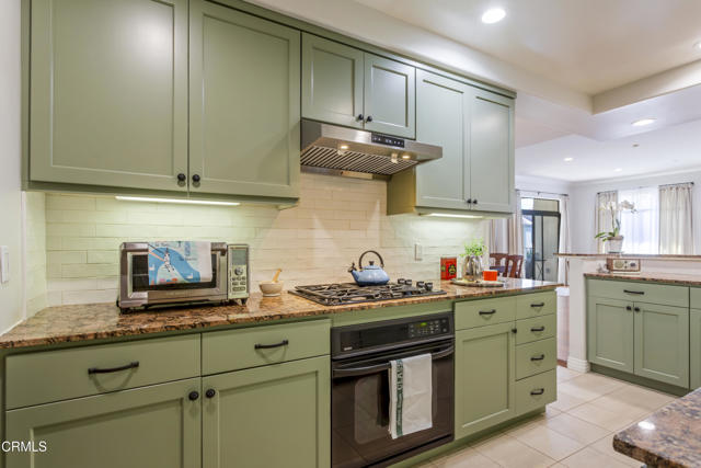 748 Locust Street, Pasadena CA: https://media.crmls.org/mediaz/74ade7c0-1656-4d1c-a996-d5fb5dea843f.jpg