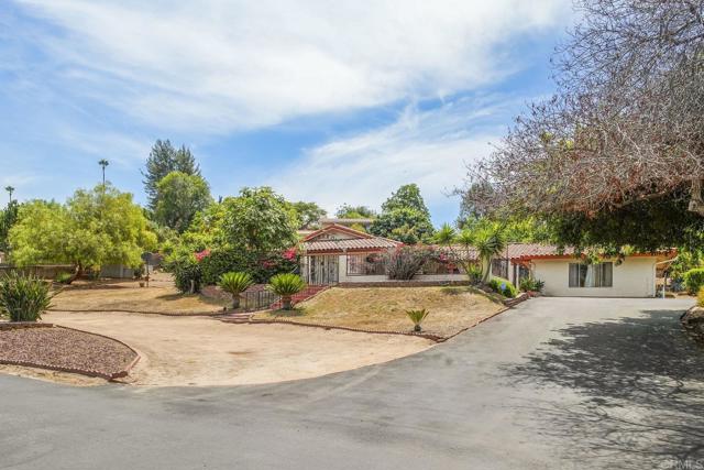 1904 Grove Road, El Cajon CA: https://media.crmls.org/mediaz/74ae4a87-020e-43c9-b512-d45d2d7905e5.jpg