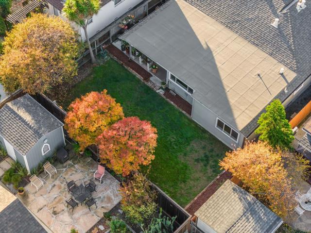 976 2nd Avenue, Redwood City CA: https://media.crmls.org/mediaz/74aeec14-16c6-48d2-abcd-78c79b3e6638.jpg