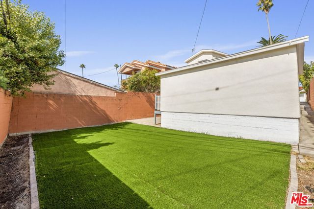 914 Alpha Street, Inglewood CA: https://media.crmls.org/mediaz/74aefbd0-695e-4f28-a005-4c0ec4b03dc2.jpg