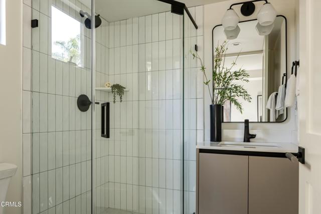 Detail Gallery Image 9 of 32 For 510 N Sycamore Ave, Los Angeles,  CA 90036 - 3 Beds | 3/1 Baths