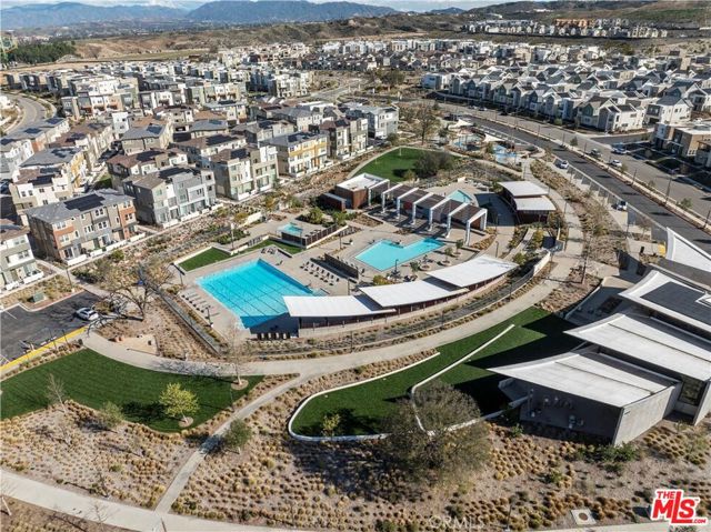 27457 Flycatcher Place, Valencia CA: https://media.crmls.org/mediaz/74afd761-1b67-4f61-8eb7-beb89560fb5b.jpg