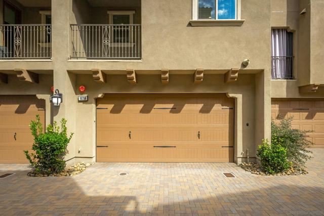16206 Veridian Cir, San Diego CA: https://media.crmls.org/mediaz/74b0e34f-7b8b-4a65-9ef9-ac01ebe2728d.jpg