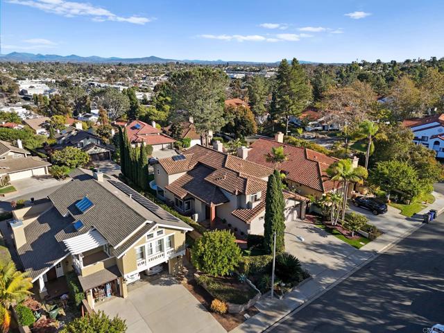 213 Via Palacio, Encinitas CA: https://media.crmls.org/mediaz/74b119a6-836b-4551-9ede-16e8c9418910.jpg