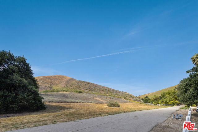 0 E Blythedale Road, Agoura Hills CA: https://media.crmls.org/mediaz/74b18303-6a4f-4ad3-9025-5fa8bbb7ef50.jpg