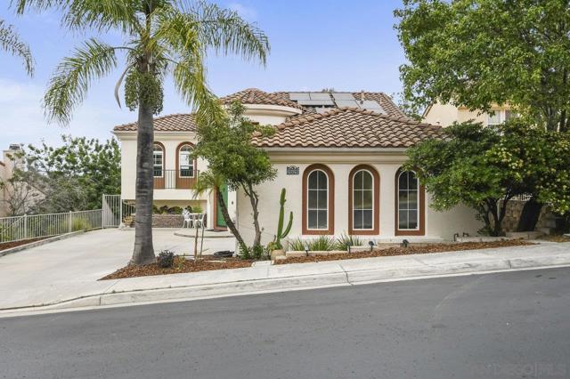 2025 Fabled Waters Dr., Spring Valley CA: https://media.crmls.org/mediaz/74b1ce59-5cb5-481a-a681-8e5dba7045fe.jpg