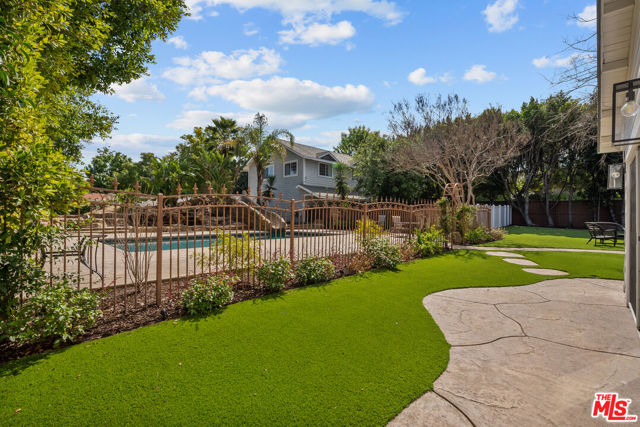 5656 Penfield Avenue, Woodland Hills CA: https://media.crmls.org/mediaz/74b23a2b-137c-4325-b0e9-806f35c4f8ef.jpg