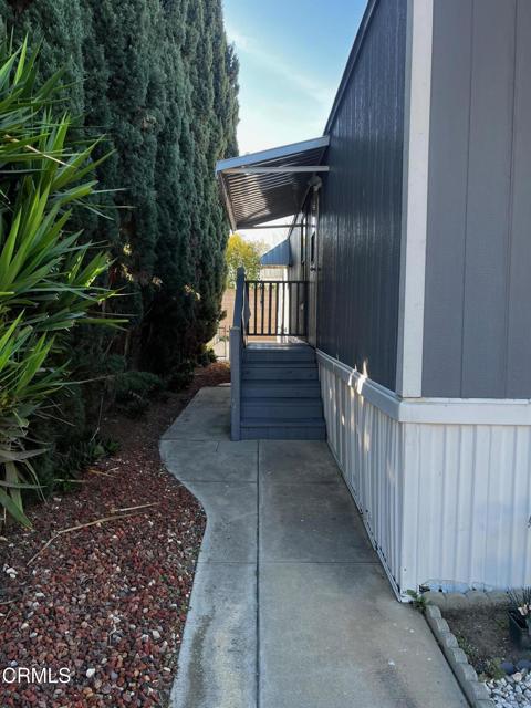 Detail Gallery Image 6 of 30 For 227 Calle De La Rosa #227,  Camarillo,  CA 93012 - 2 Beds | 2 Baths