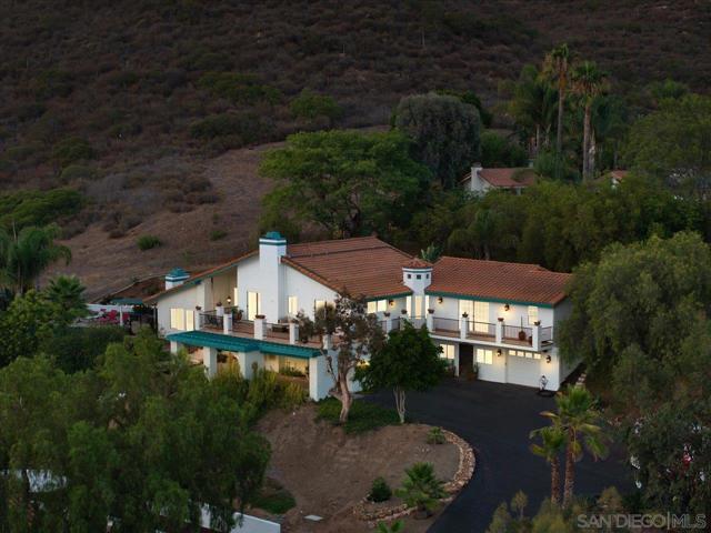 26036 38 Kaywood Terrace, Escondido CA: https://media.crmls.org/mediaz/74b2f3eb-60ea-468e-854f-044f4c71d8d2.jpg