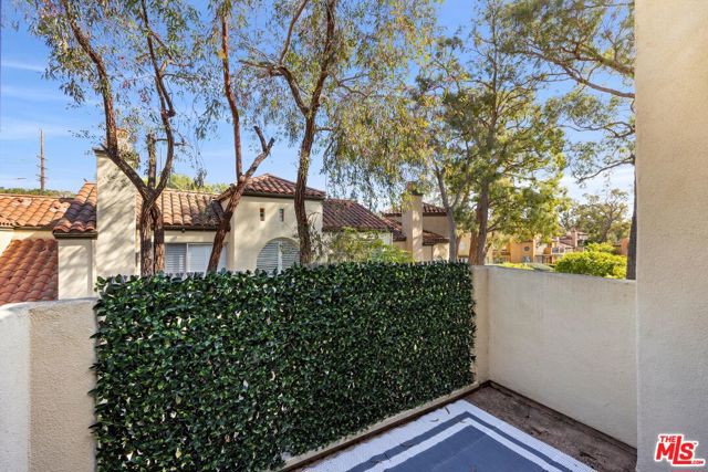 1003 Muirfield Drive, Newport Beach CA: https://media.crmls.org/mediaz/74b362db-76e8-47c0-913f-41cd7eb217fd.jpg