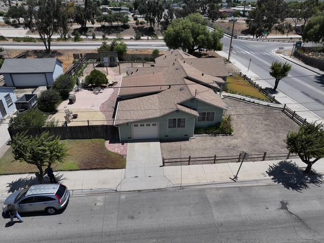 434 Oak Avenue, Greenfield CA: https://media.crmls.org/mediaz/74b37249-c3f6-400d-8079-7f63f5d330ee.jpg